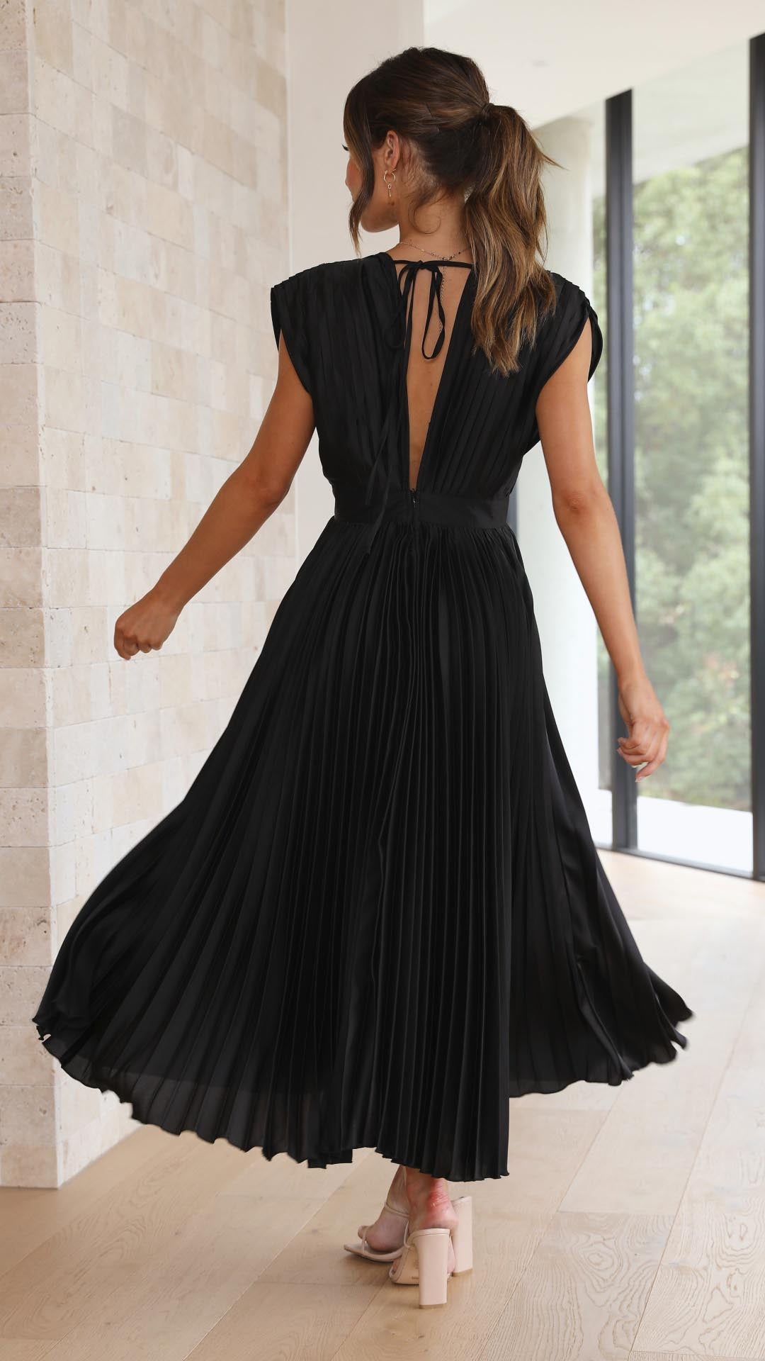 Pleated Maxi Dress – Women's Evening Dress | Maria